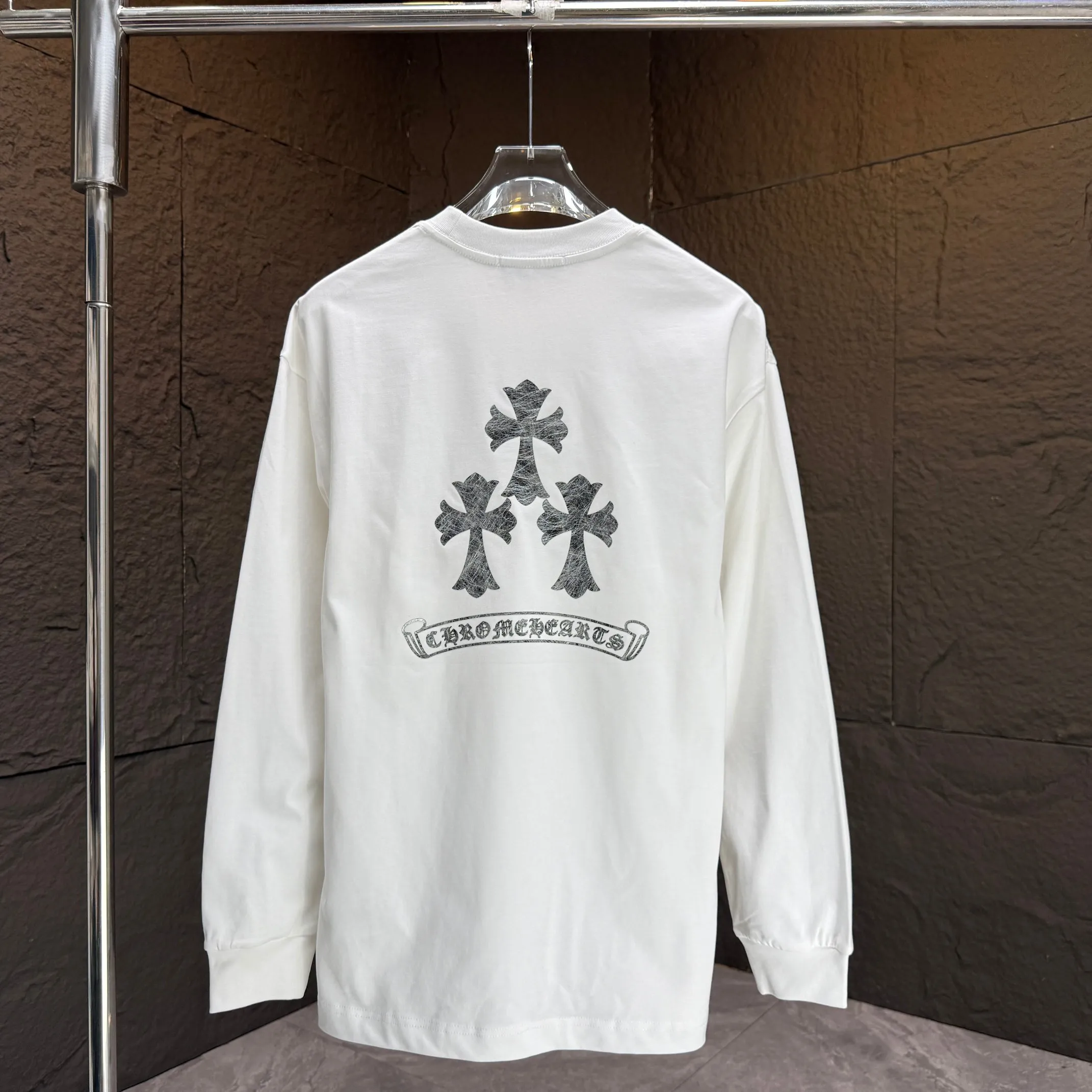 🅿️230 CH* Crow Heart* 2025 autumn and winter new thick long-sleeved T-shirt 320g pure cotton Sanskrit cross logo silver thread Color: Black White Angora Red Size: S M L XL